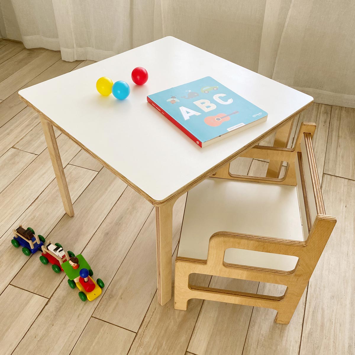 Tocador Elvis – IRQICHAY - Muebles inspirados en Pedagogía Montessori