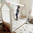 cama con casita montessori, cama evolutiva y reversible, muebles montessori, muebles infantiles, diseño montessori, irqichay, cama montessori, estructura de casita, casita montessori